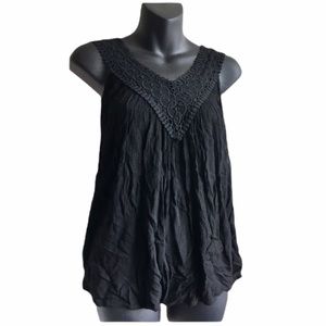 NWT Alice Ronaldi Embroidery Lace Top. Size M